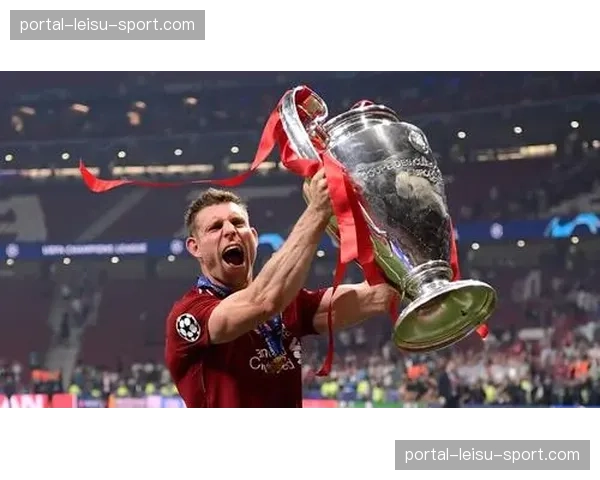 特写：老将米尔纳替补登场，完成个人第650场英超比赛